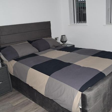 Airport Padzzz Appartement Wythenshawe Buitenkant foto